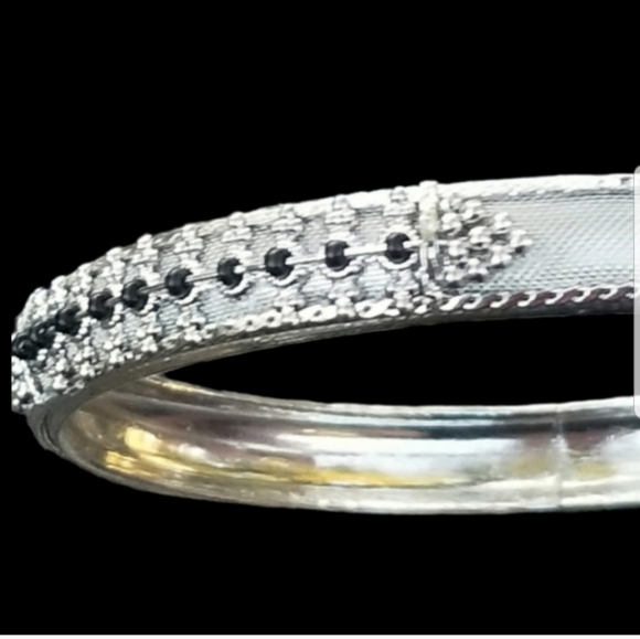 ORNATE SILVERTONED BANGLE BRACELET - Picture 3 of 4